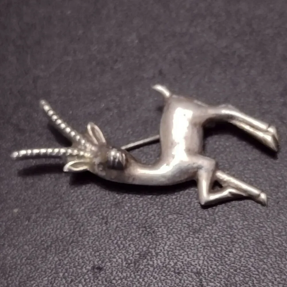 Sterling silver antelope gazelle vintage brooch